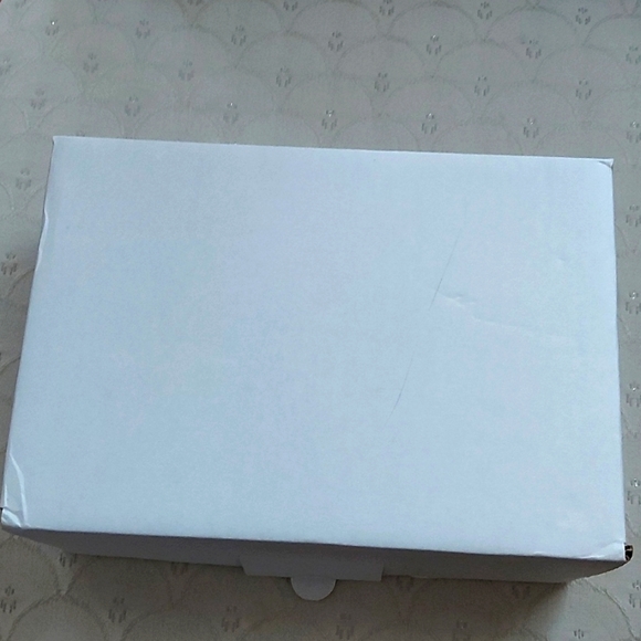 Chanel Postage Box - Picture 3 of 3